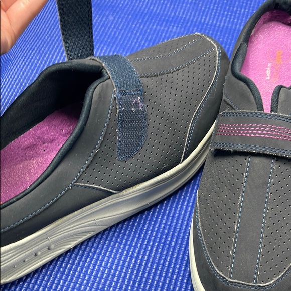 Easy Spirit Navy Blue Platform Slip-Ons with Velcro Strap - Picture 4 of 5